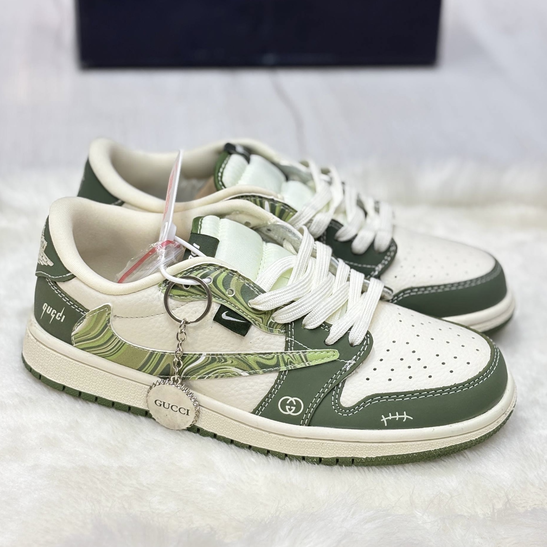 نایک ایر جردن 1 لو تراویس اسکات گوچی NIKE AIR JORDAN 1 LOW TRAVIS SCOTT X GUCCI سبز سفید