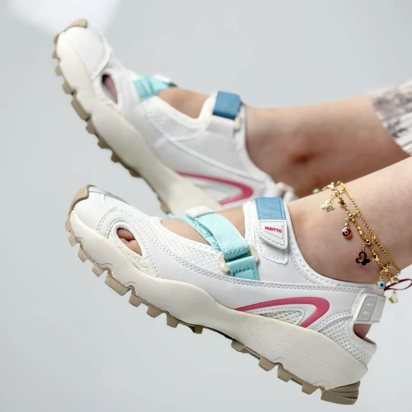 کفش صندل چسبی طبیعت گردی زنانه هامتو Humtto women's sandal