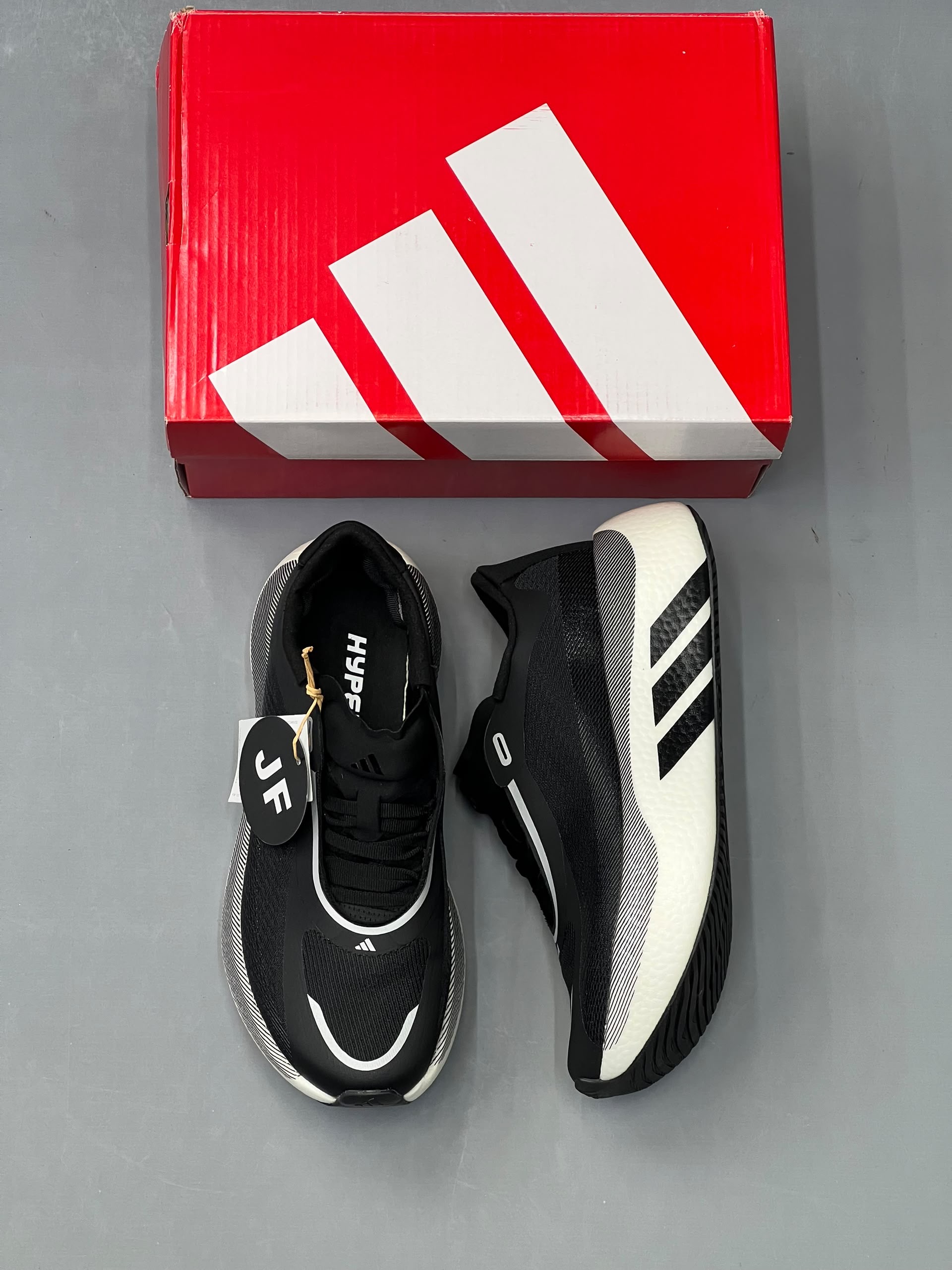 کفش کتونی زنانه آدیداس هایپر بوست ادج Adidas Hyperboost Edge Running Shoes مشکی سفید