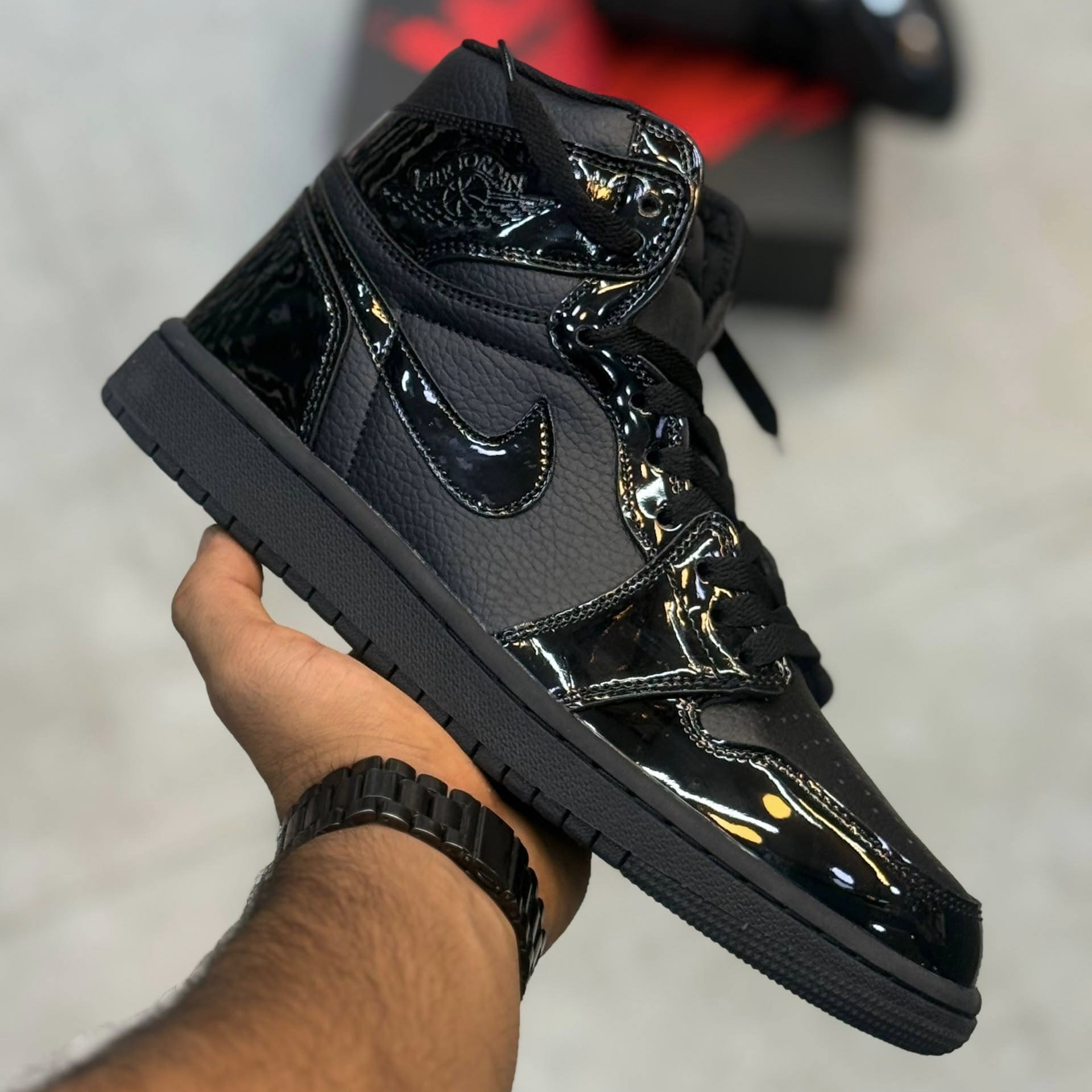 کفش کتونی مردانه ساقدار نایک ایر جردن 1 ورنی Nike air jordan 1 Mid Metalic Patent تمام مشکی