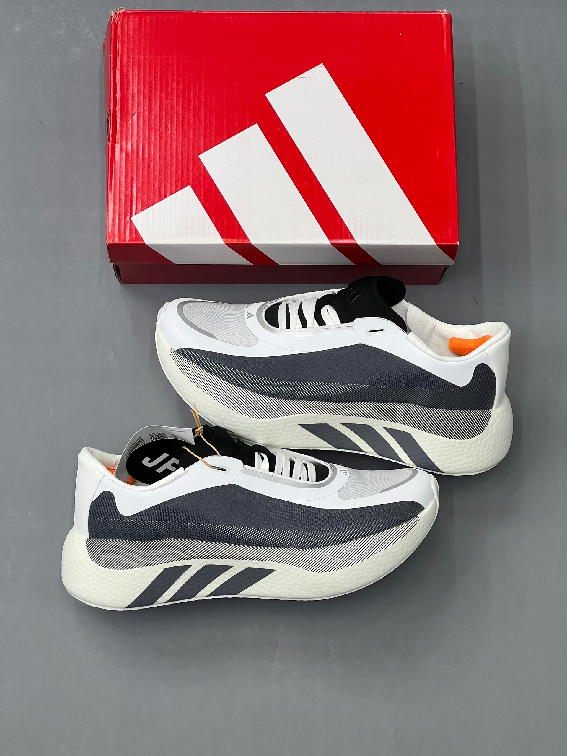 کفش کتونی مردانه آدیداس هایپر بوست ادج Adidas Hyperboost Edge Running Shoes سفید طوسی