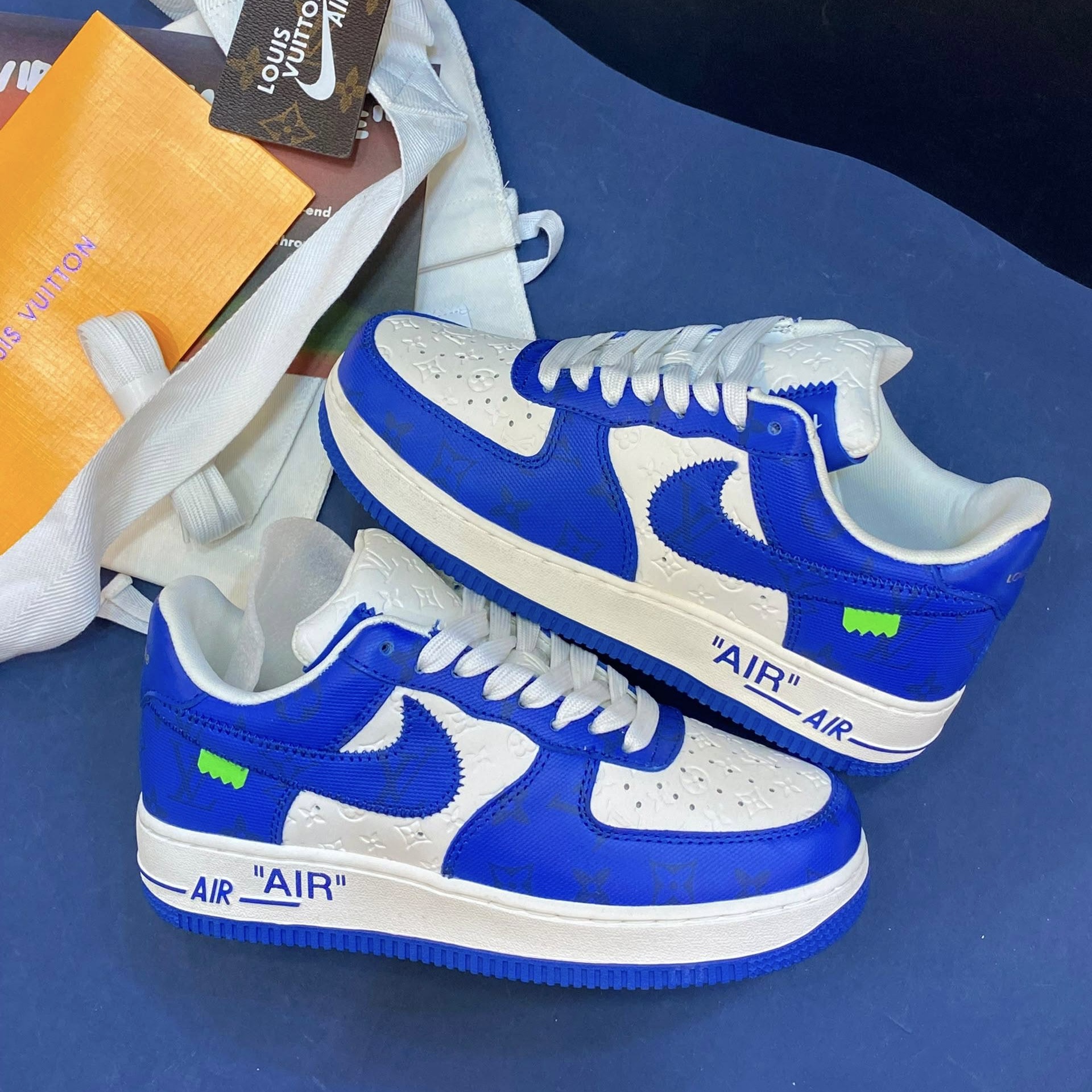 کفش کتونی نایک ایرفورس 1 لویی ویتون (کیفیت فول مستر) Nike Air Force 1 X LOUIS VUITTON آبی سفید