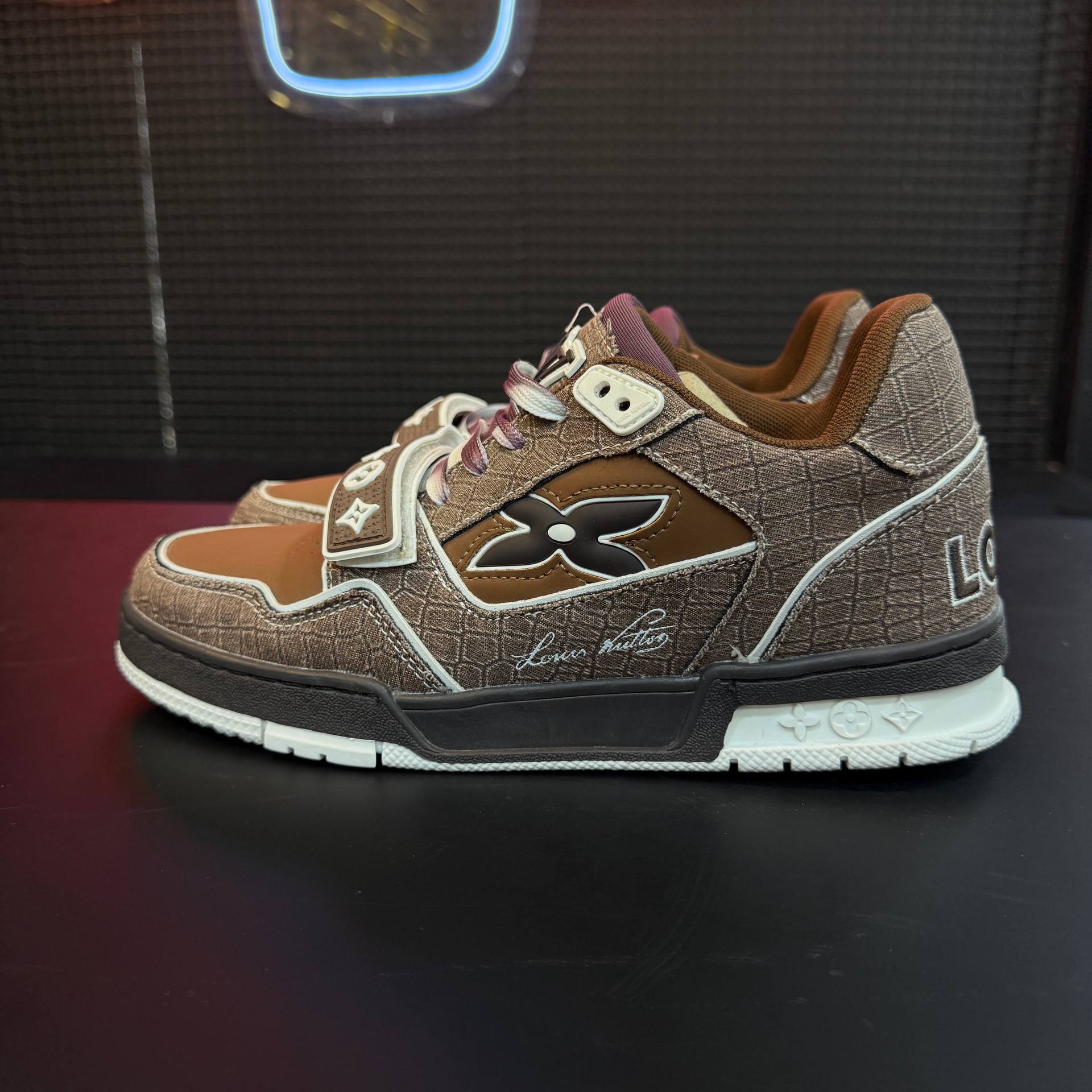 کفش کتونی مردانه لویی ویتون ال وی ترینر Louis Vuitton LV Trainer قهوه ای