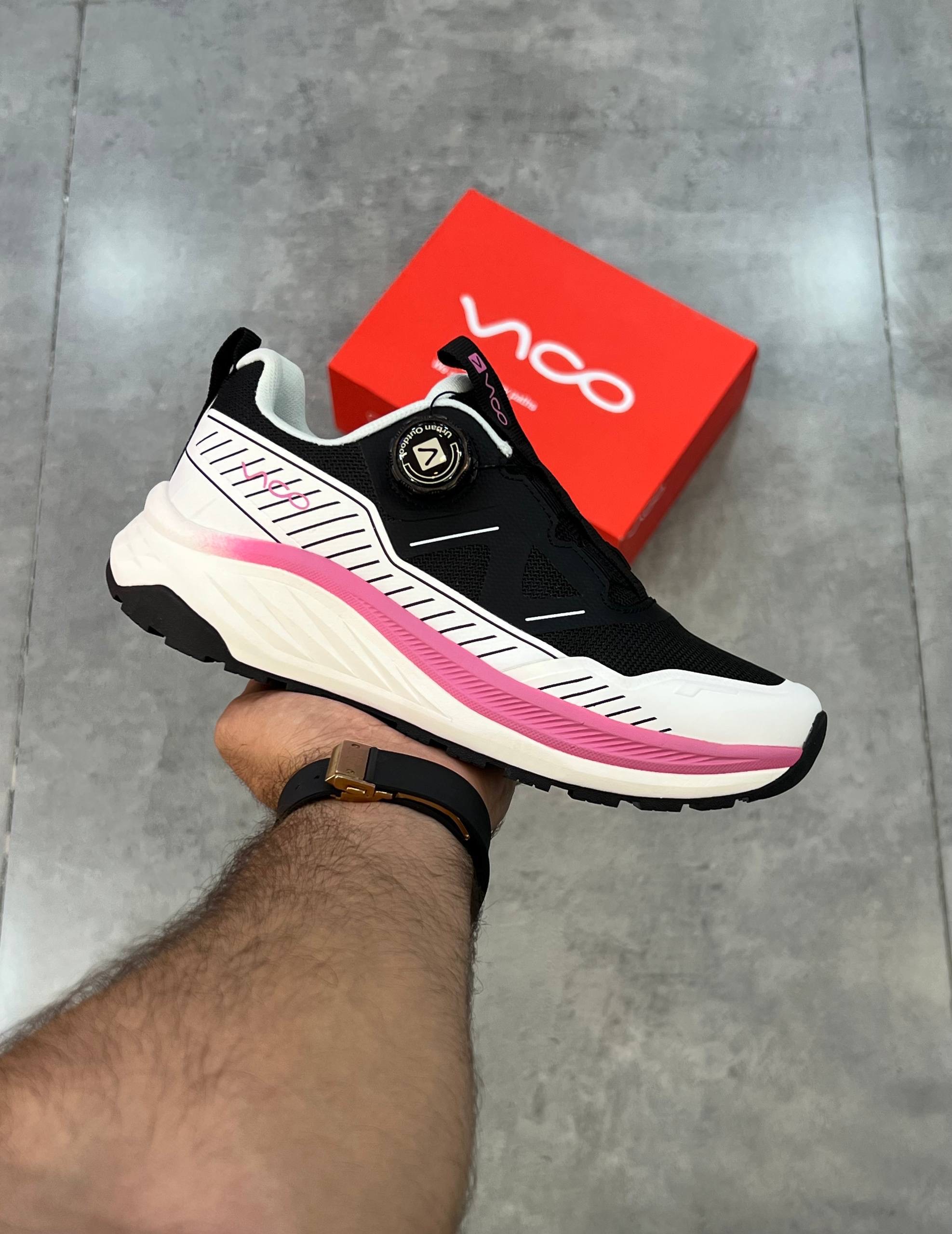 کفش کتونی روزمرگی و طبیعت گردی دیسکی (بند پیچی) زنانه ویکو Vico Women's Trekking Shoes مشکی
