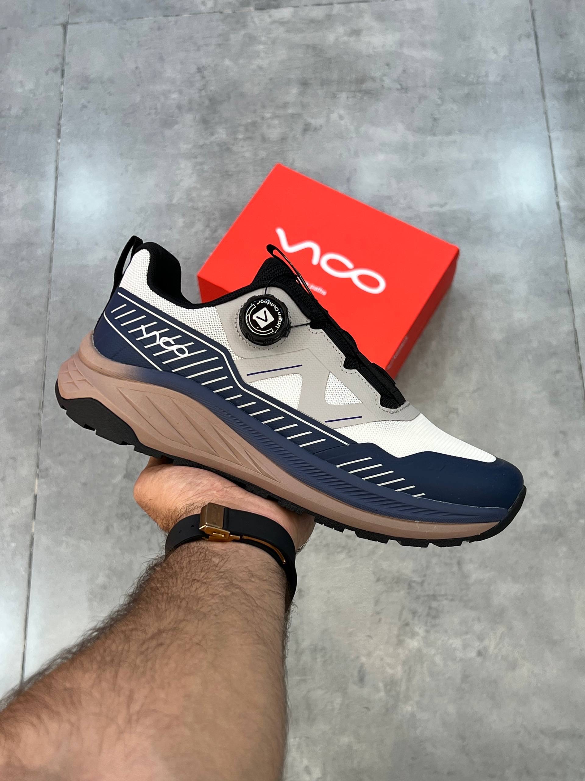 کفش کتونی روزمرگی و طبیعت گردی دیسکی (بند پیچی) مردانه ویکو Vico Men's Trekking Shoes سرمه ای قهوه ای