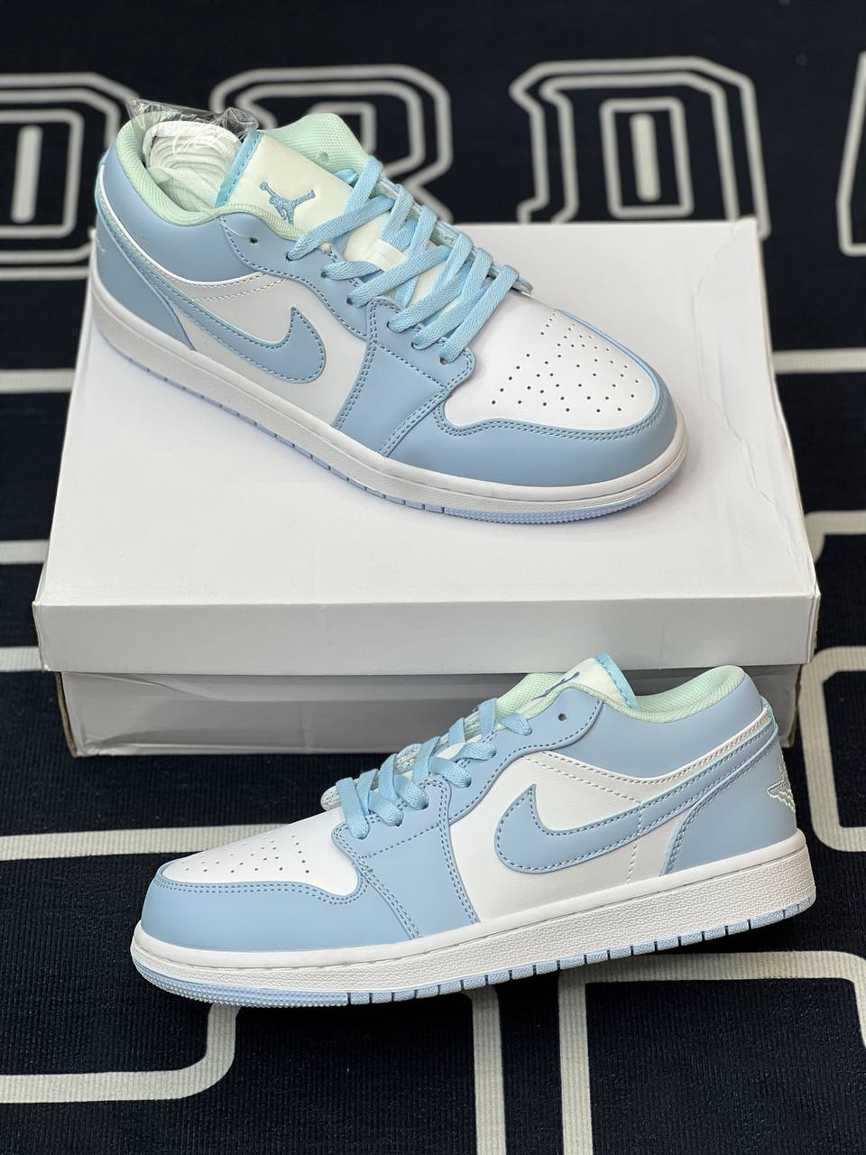 کفش کتونی نایک ایر جردن 1 آیس بلو سفید آبی یخی Nike Air Jordan 1 Ice Blue